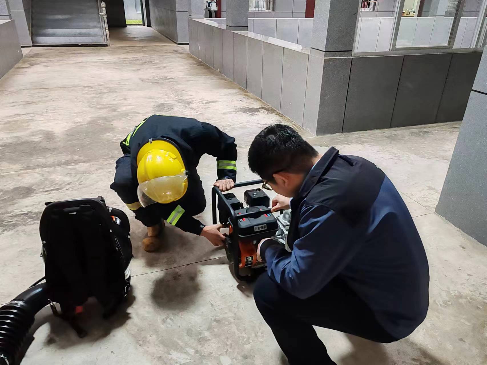 镇德桥镇：检修森林防火装备，全力备战清明防火工作