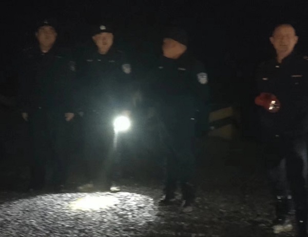 斗姆湖街道：联合多部门打击违规捕捞行为