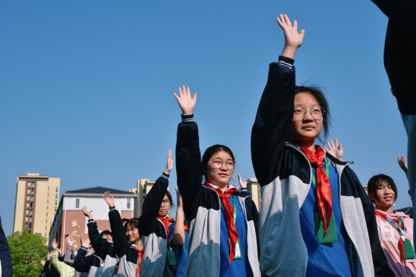 鼎城区善卷中学：呵护青春之花 守护美丽绽放