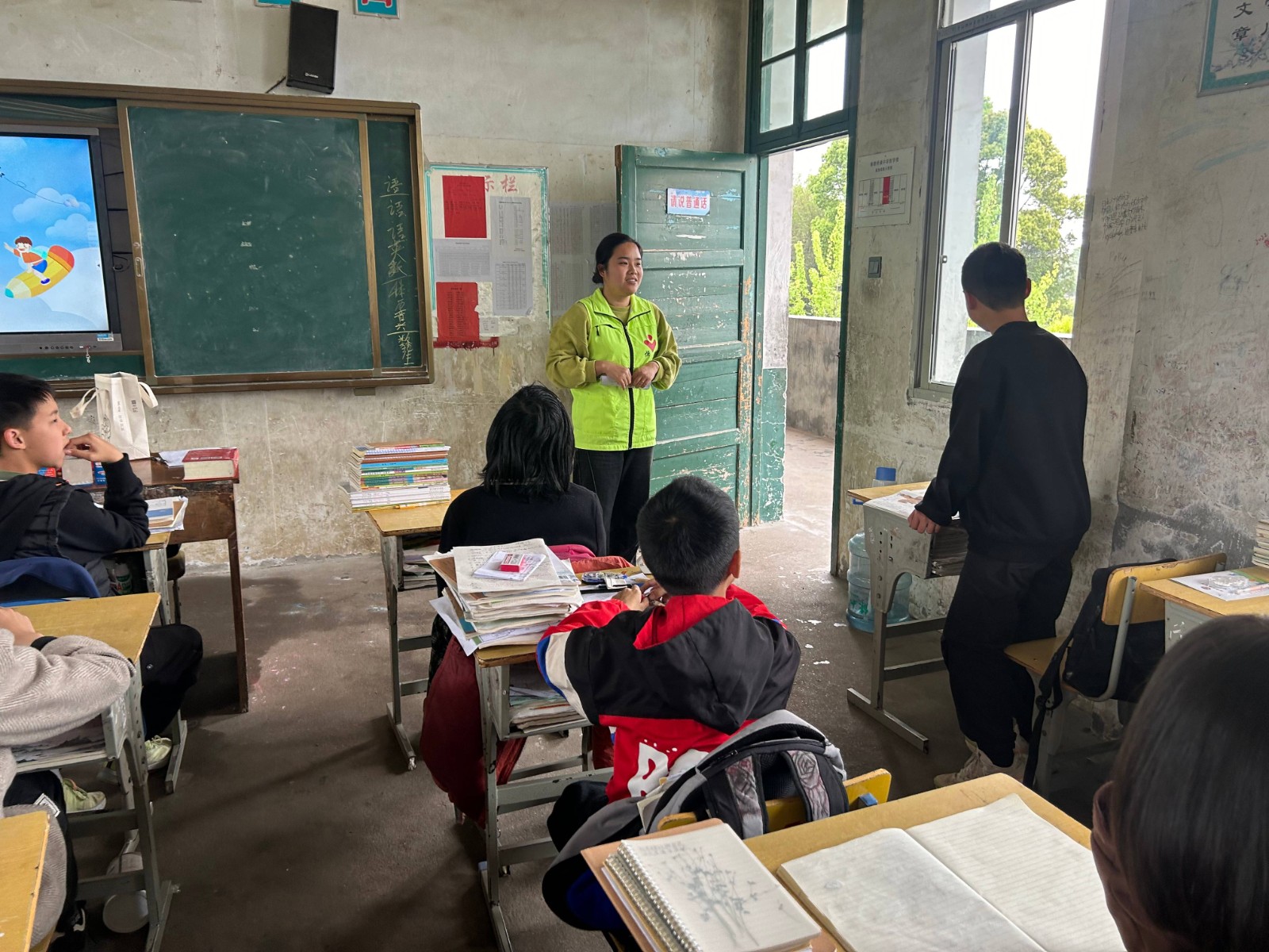 镇德桥镇：“与法童行，守护未来”  ——未成年人保护宣传活动