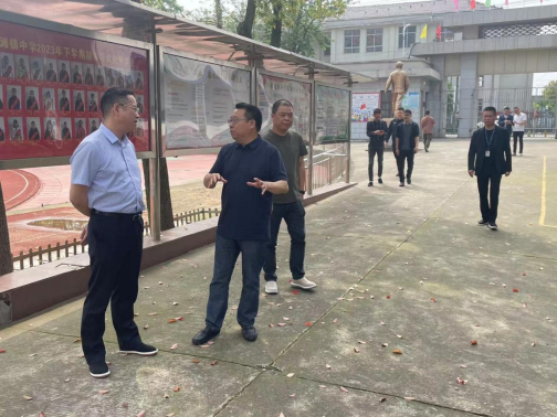 牛鼻滩镇：人大代表进校园 把好校园“安全关”