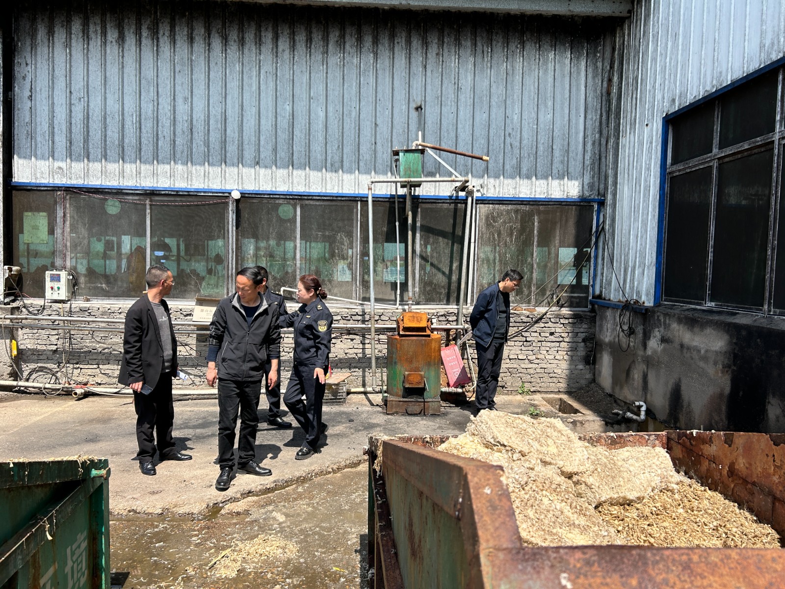 中河口镇开展常态化人居环境整治行动
