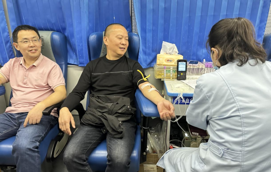 “热血传递 为生命续航”鼎城区疾控中心开展无偿献血志愿活动