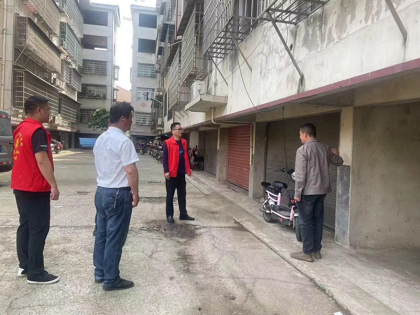 韩公渡镇：开展安全隐患排查 “拆窗破网”整治“两车”