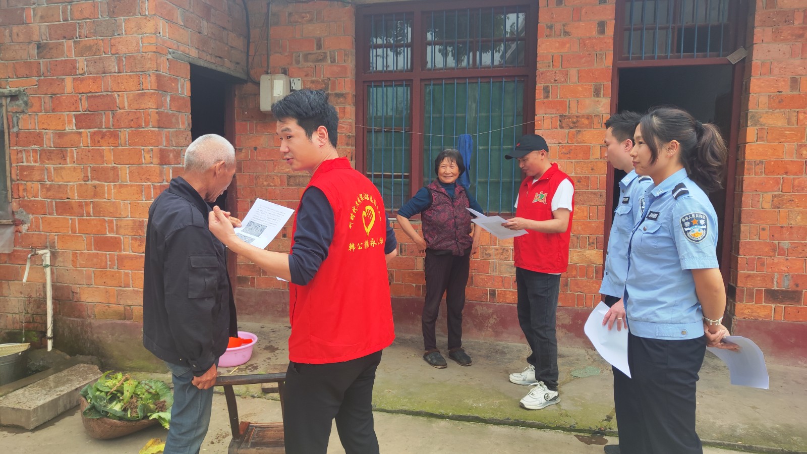 韩公渡镇：开展禁种铲毒踏查宣传活动