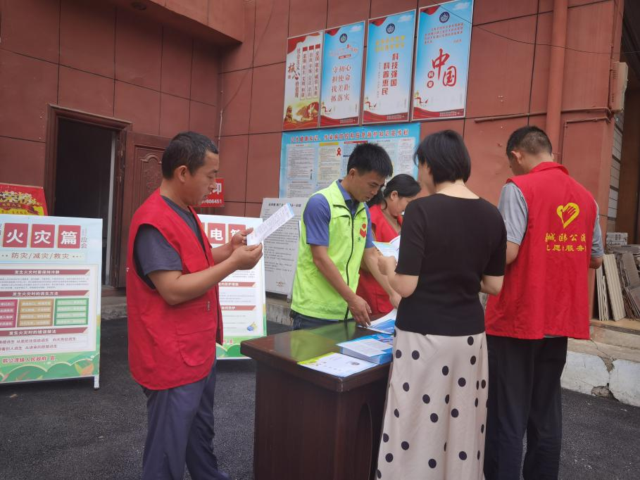 韩公渡镇：公益集市进集镇 政策宣传暖民心