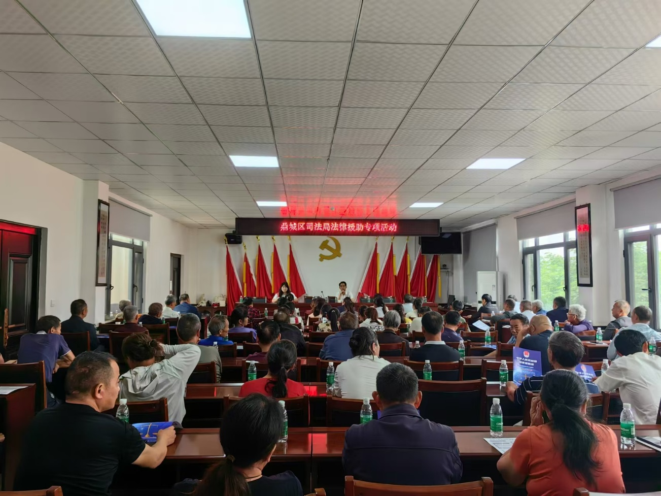 区司法局：普法宣传进企业 法护营商促发展