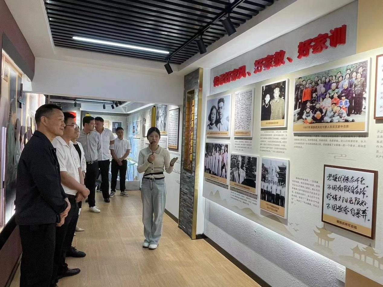 石公桥镇：开展“清廉家风扬正气，昨日峥嵘淬筋骨”系列活动