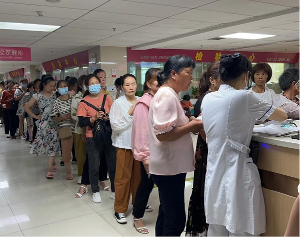 斗姆湖街道：“两癌”免费筛查 护佑妇女健康