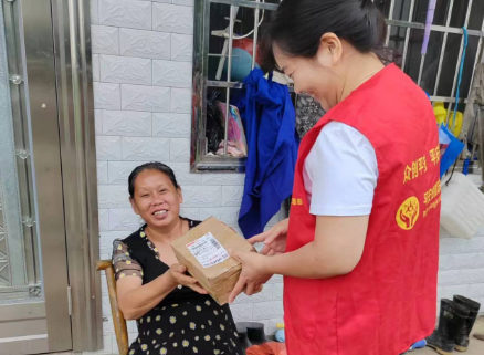 周家店镇：我为群众送快递  助农便民暖人心
