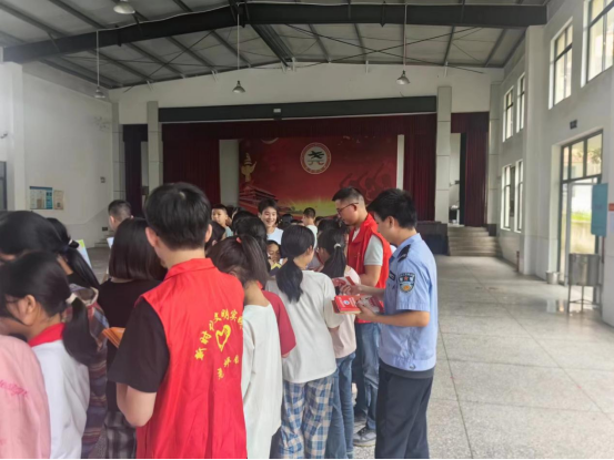 尧天坪镇：禁毒“护苗”进校园，关爱成长向阳生