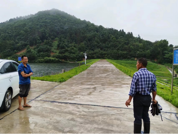 双桥坪镇：坚守防汛一线 彰显党员担当
