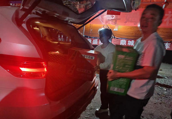斗姆湖街道：防汛一线暖流汇