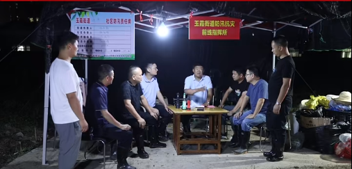 玉霞街道：党建引领防汛路  干群齐心护家园