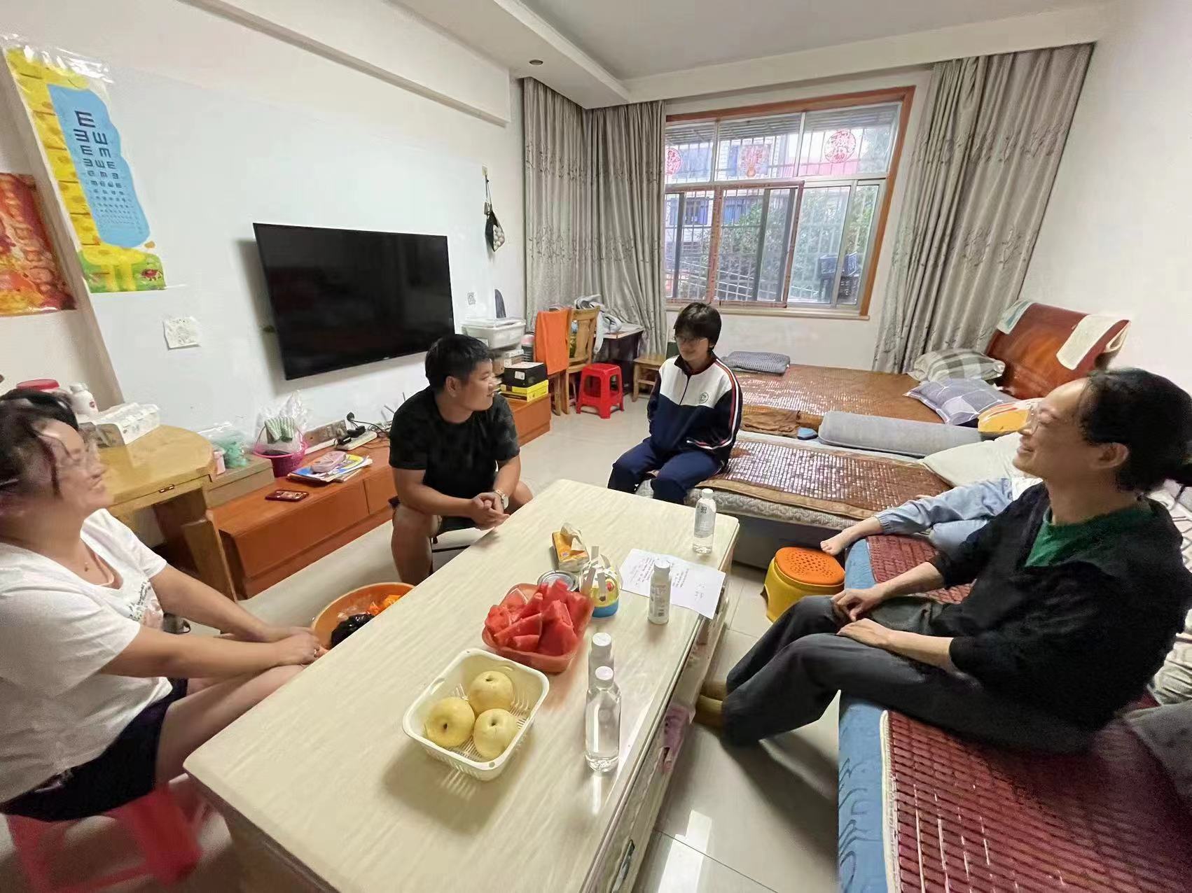 江南中学：安全大家访 防护“筑”成长
