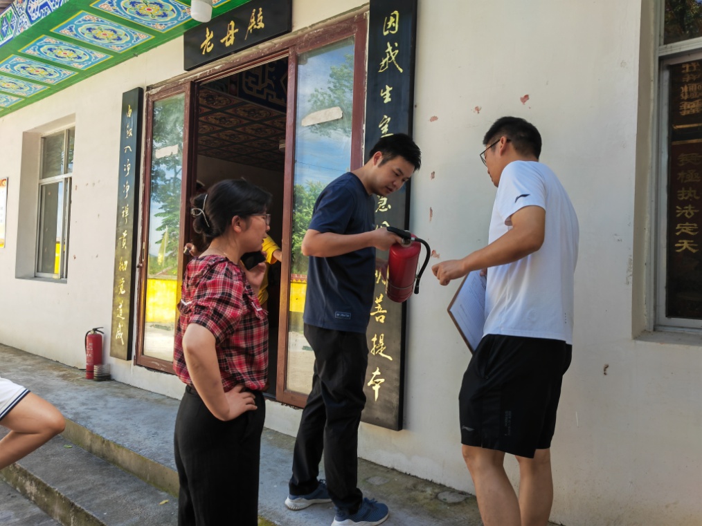 镇德桥镇：严防安全隐患  宗教场所安全检查在行动