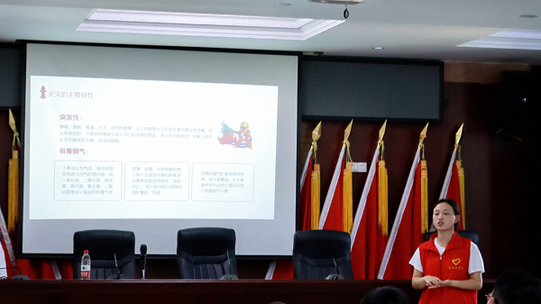 湖南应用技术学院：用实际行动为街道安全与教育贡献青春力量