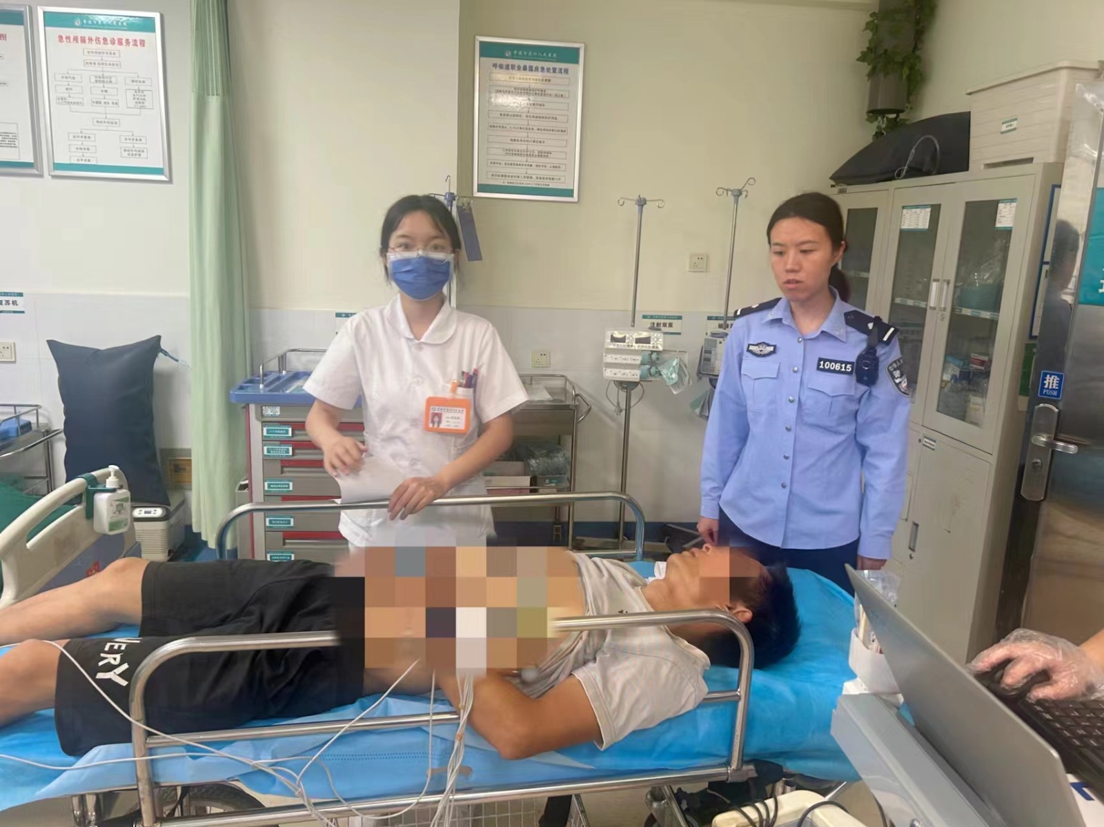 男子突发肾结石  鼎城交警争分夺秒紧急送医