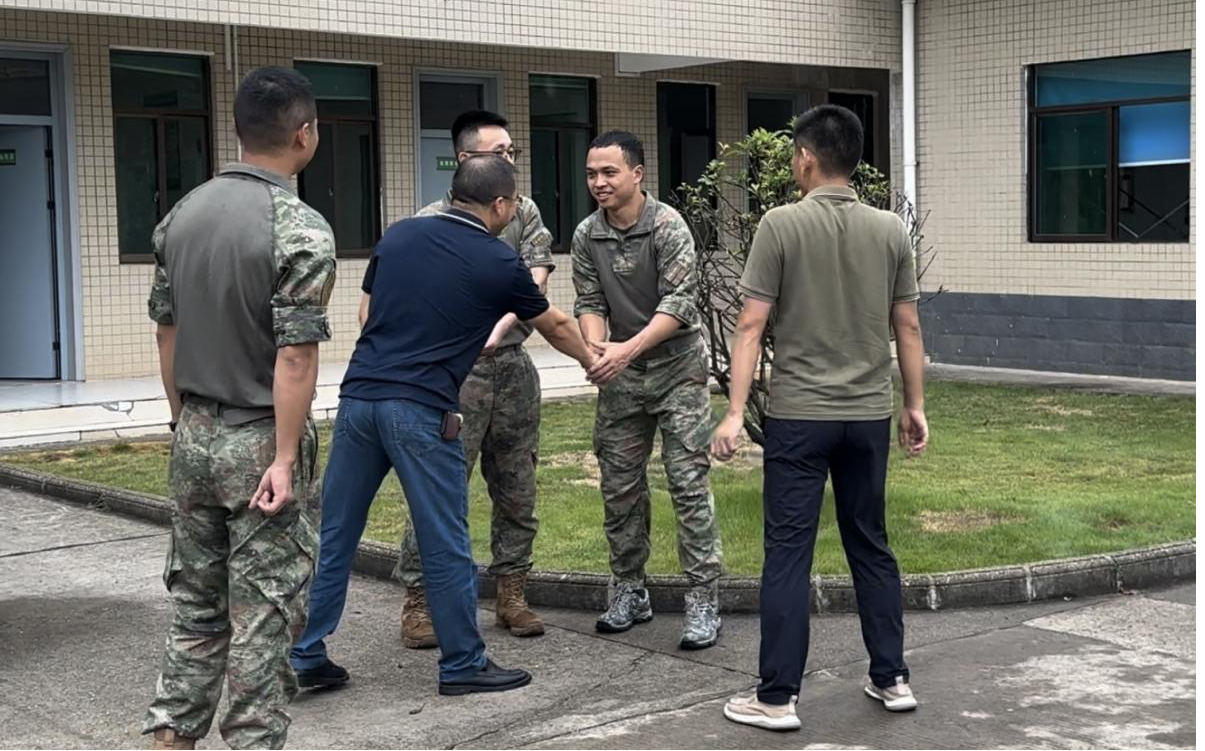 蔡家岗镇：“八一”慰问，共叙情深