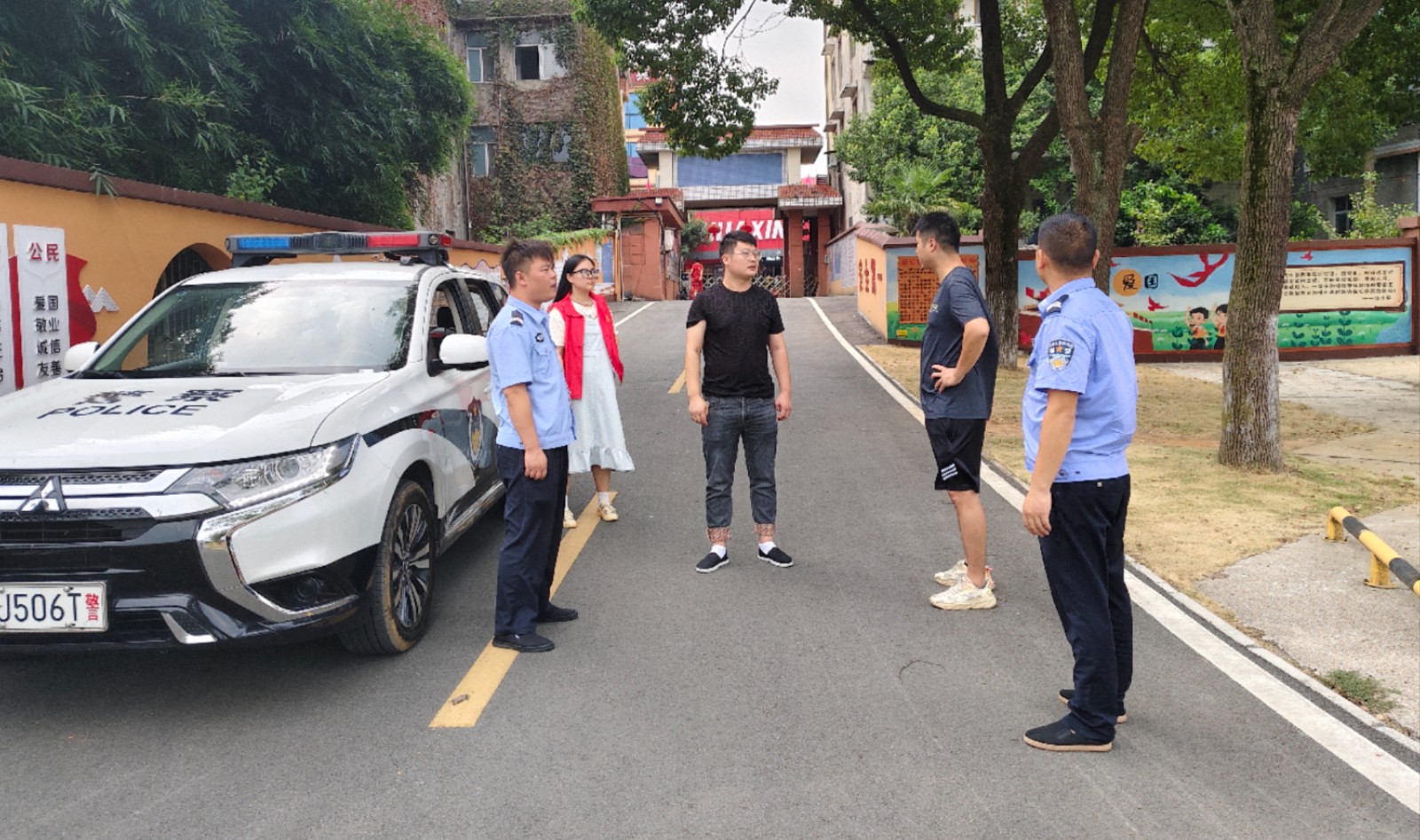 韩公渡镇：开展校园及周边安全隐患排查
