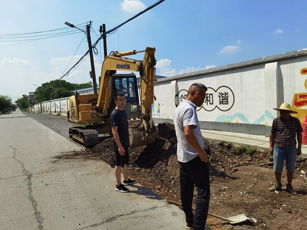 斗姆湖街道：心系群众办实事 道路扩宽暖民心