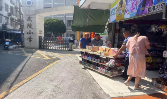 鼎城区城管局：优化校园周边市容秩序
