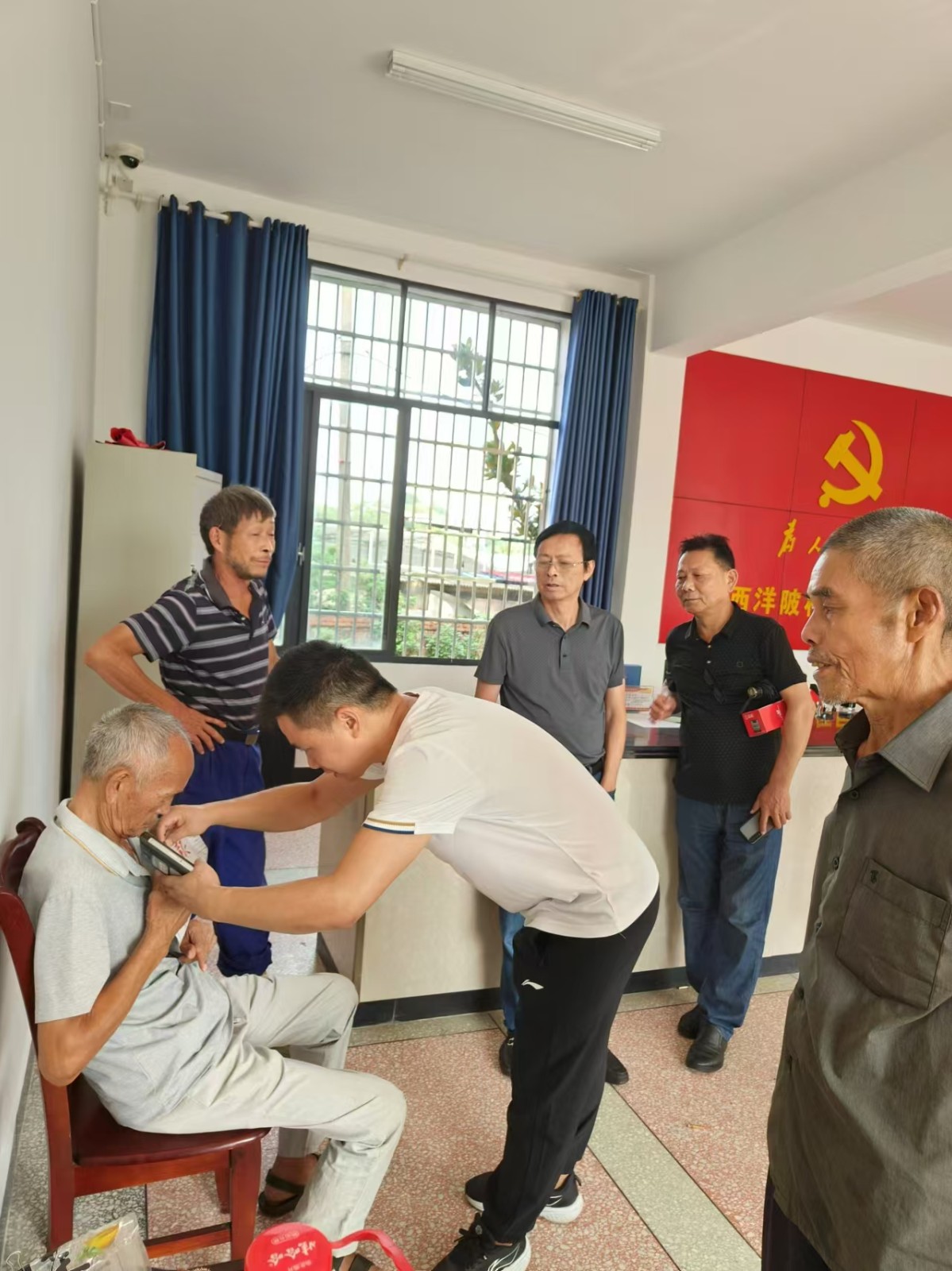 石公桥镇：优化年审方式 服务退役军人“最后一公里”