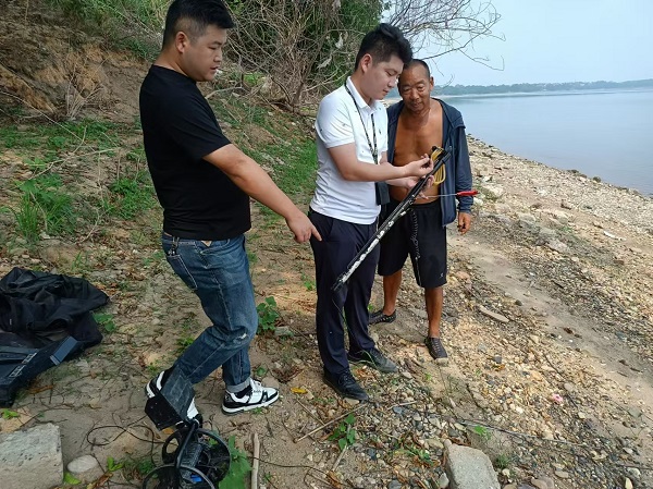 斗姆湖街道：开展打击非法捕捞专项行动