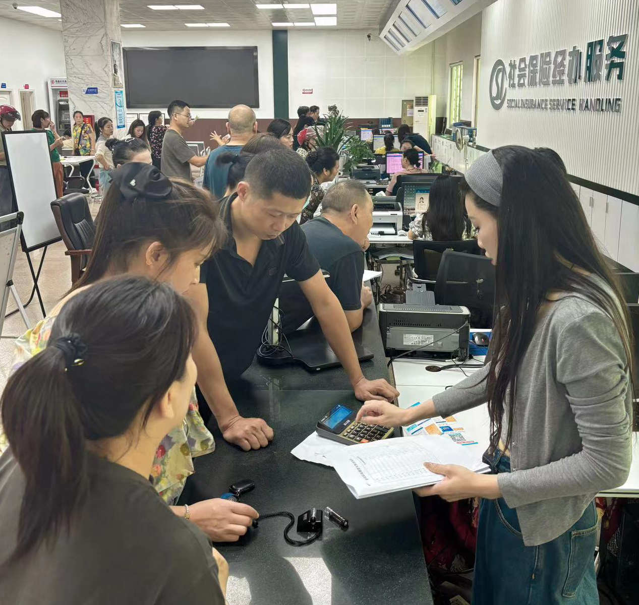 常德鼎城：设置“延迟退休政策咨询”专窗  “零距离”为群众答疑解惑