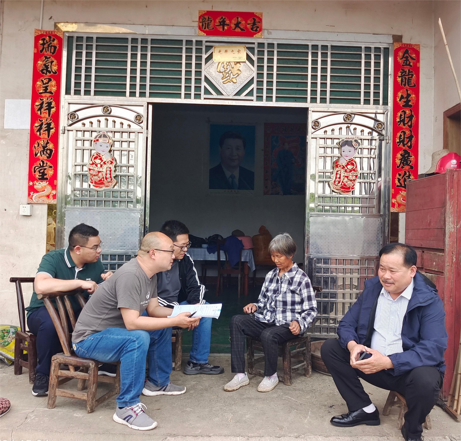 斗姆湖街道：小小“名片”筑起大大“连心桥”