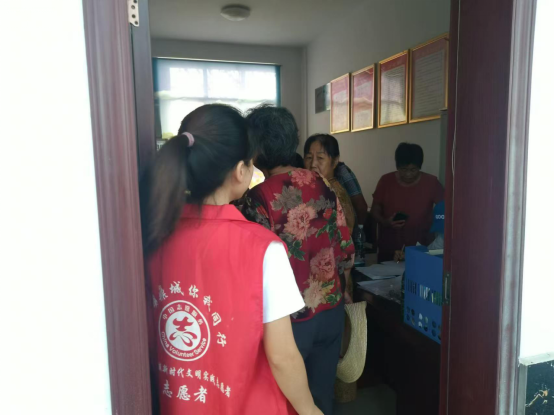 牛鼻滩镇：义诊下乡暖人心 健康服务到家门