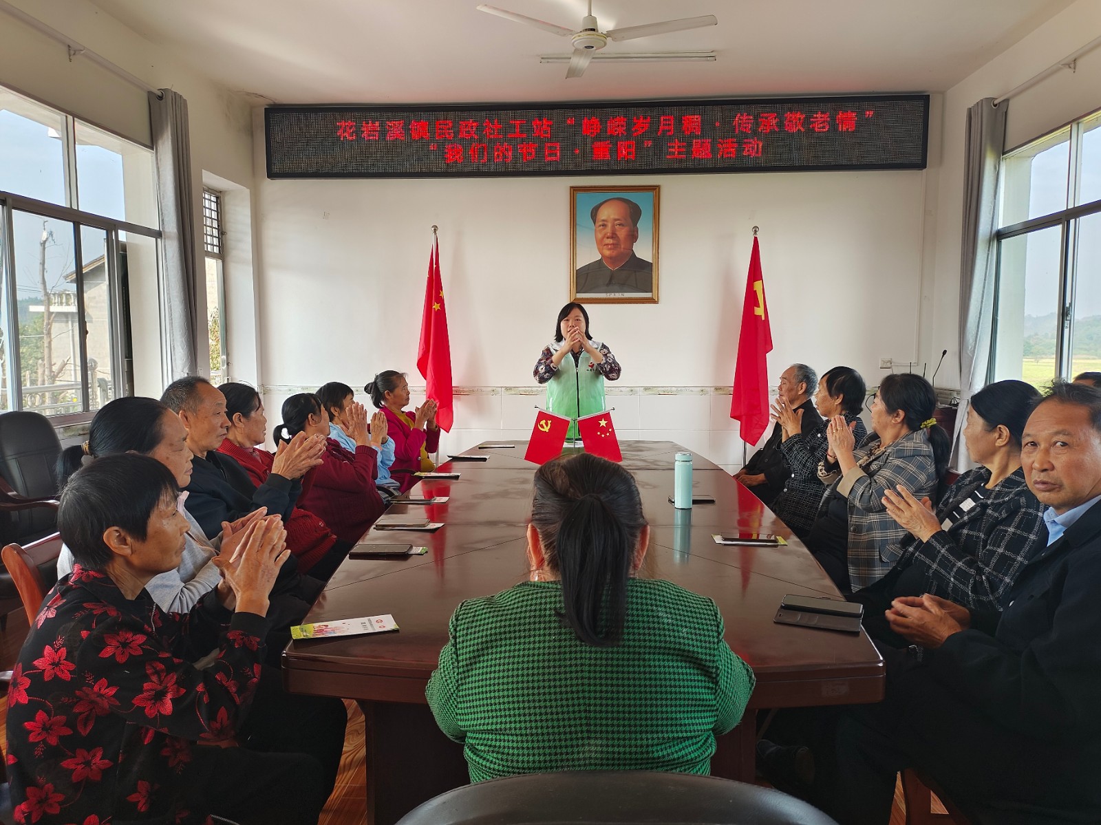 花巖溪鎮(zhèn)：重陽佳節(jié) 手工香囊傳遞敬老情
