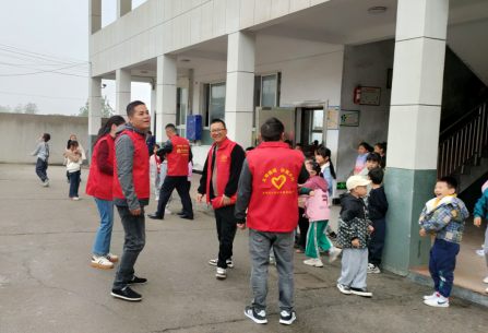 牛鼻滩镇：开展护安校园活动
