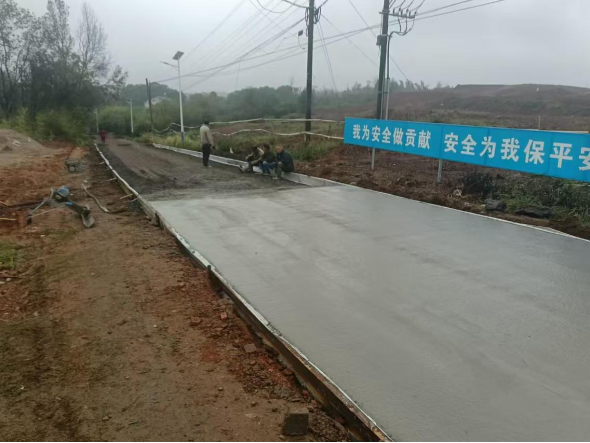 双桥坪镇：乡村道路换新颜 修路惠民暖人心