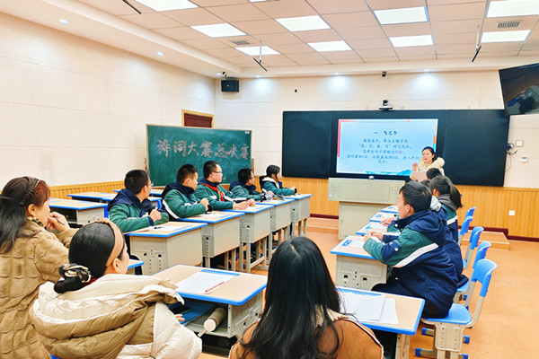 鼎城区善卷中学：与经典对话 与诗词同行