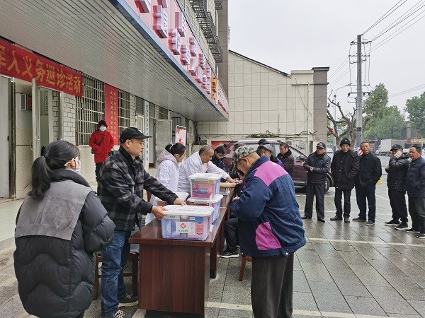 灌溪镇：关爱老兵 送医送药