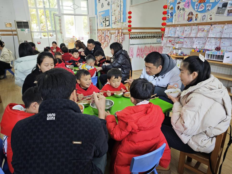 常德市鼎城区实验幼儿园：安全护航 落到“食”处