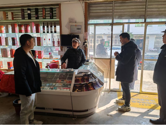 双桥坪镇：开展烟花爆竹“打非治违”专项行动