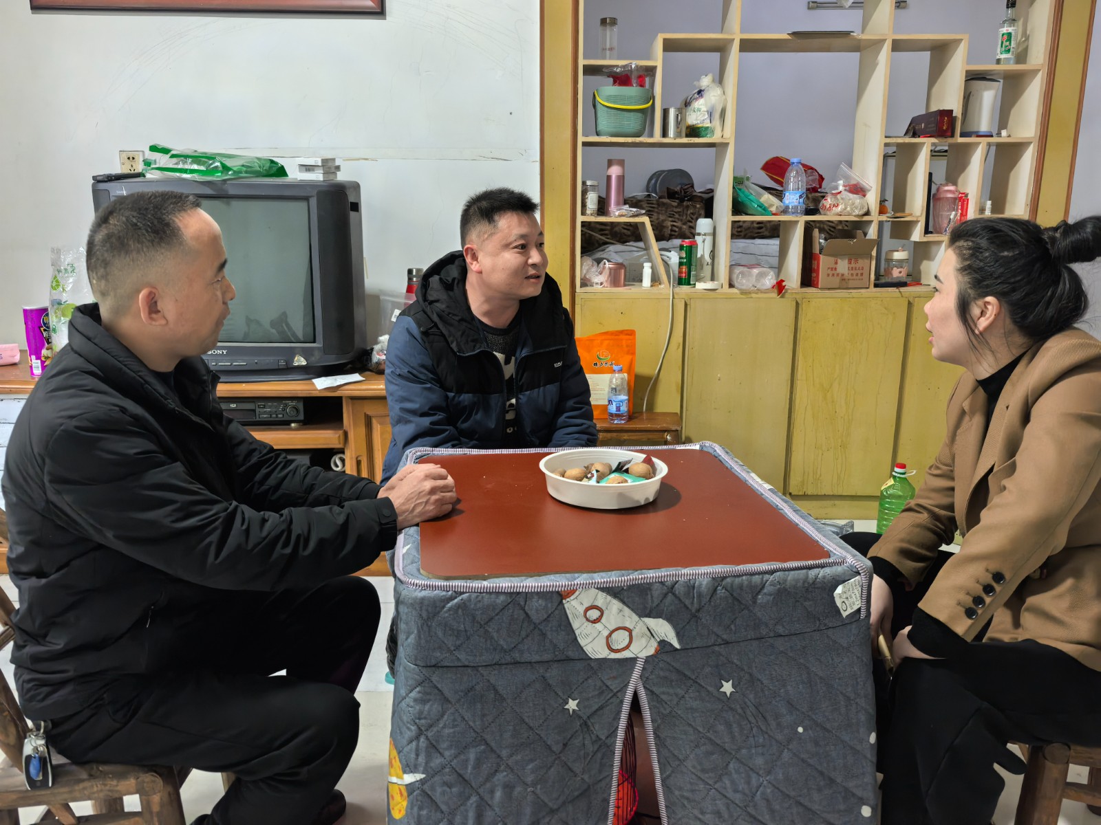 鼎城区工信局开展春节前走访慰问活动