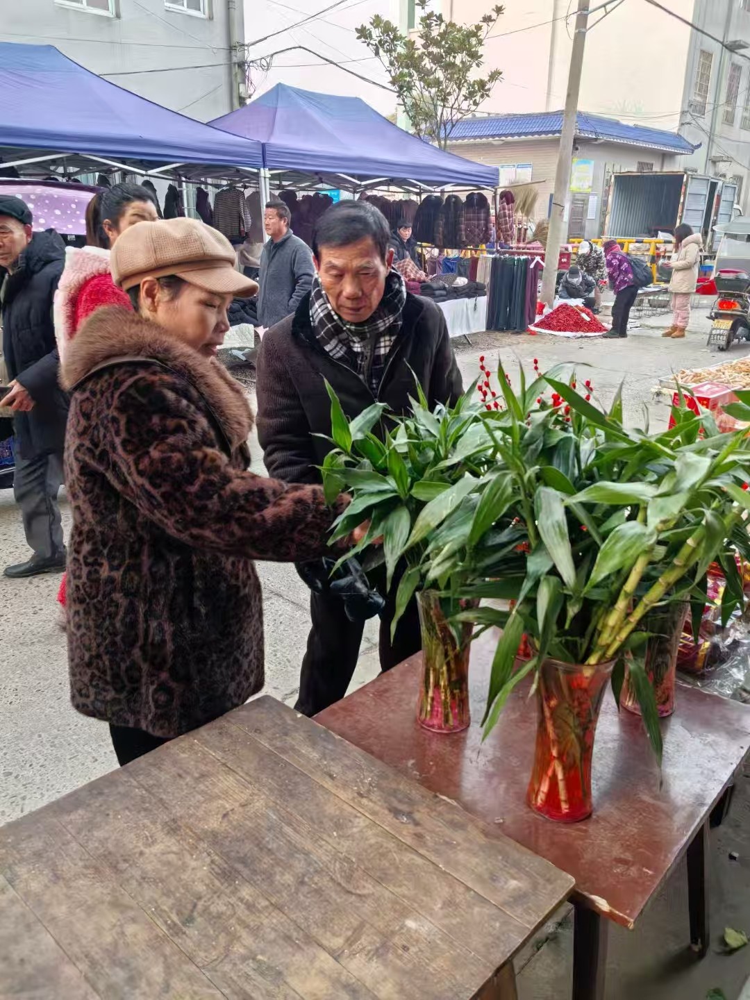 十美堂镇：赶年集 备年货 把年味带回家
