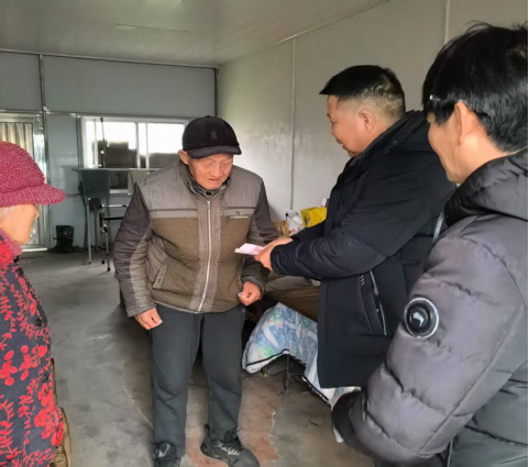 牛鼻滩镇：走访慰问困难党员群众