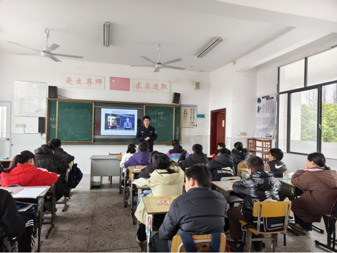 十美堂镇：防范麻精药品，守护青春与未来