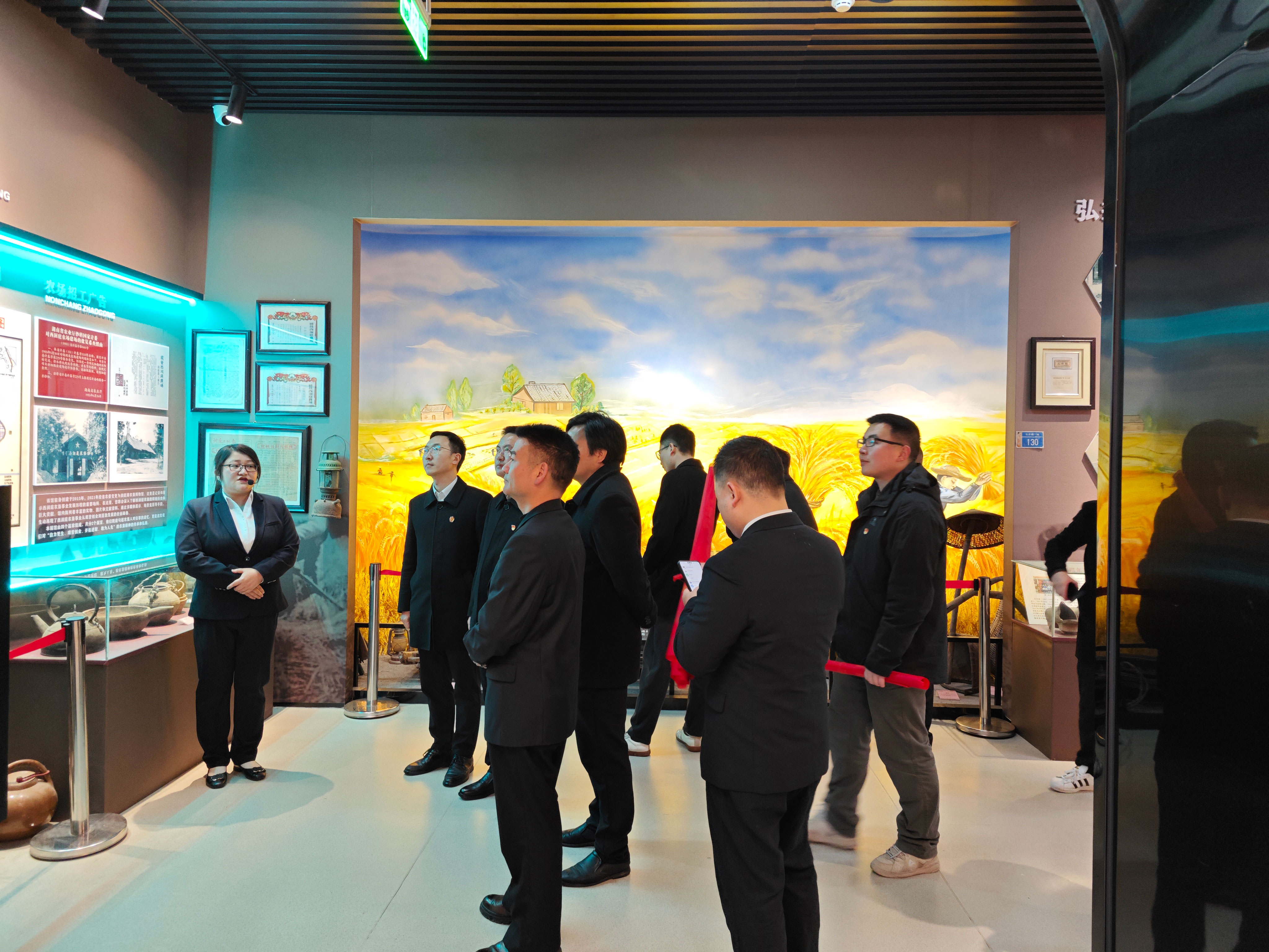 区法院：法企携手促党建 司法服务护发展