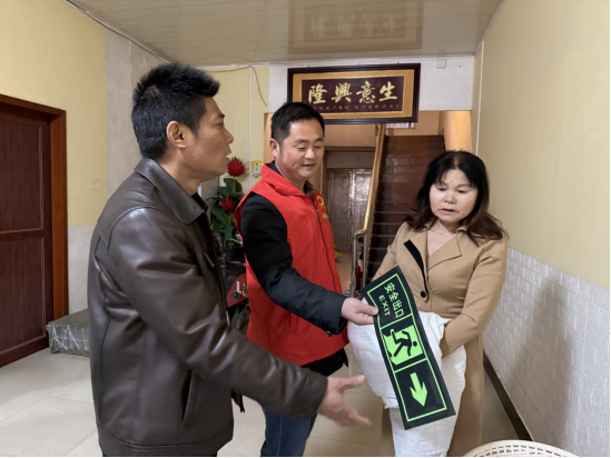 红云街道：筑牢安全防线  护航“利剑护蕾”