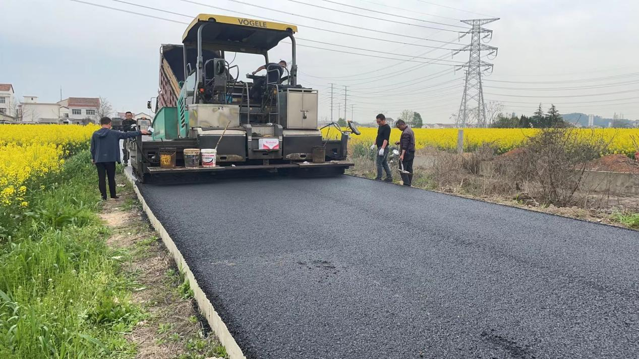 郭家铺街道：凝心聚力办实事 修缮道路惠民生