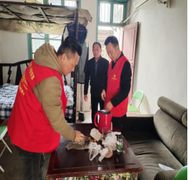 牛鼻滩镇：开展“关爱银龄”助老志愿服务月活动