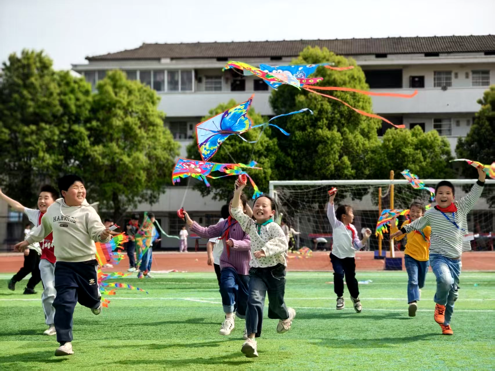 许家桥中心小学：春日逐梦 纸鸢翩跹