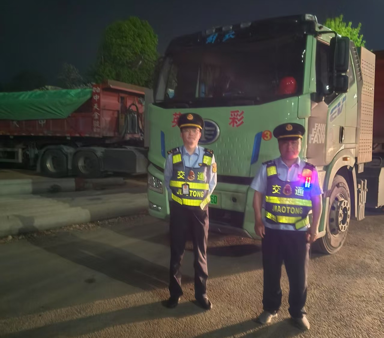 鼎城区交通运输局：加强夜间流动巡查 严厉打击超限超载行为