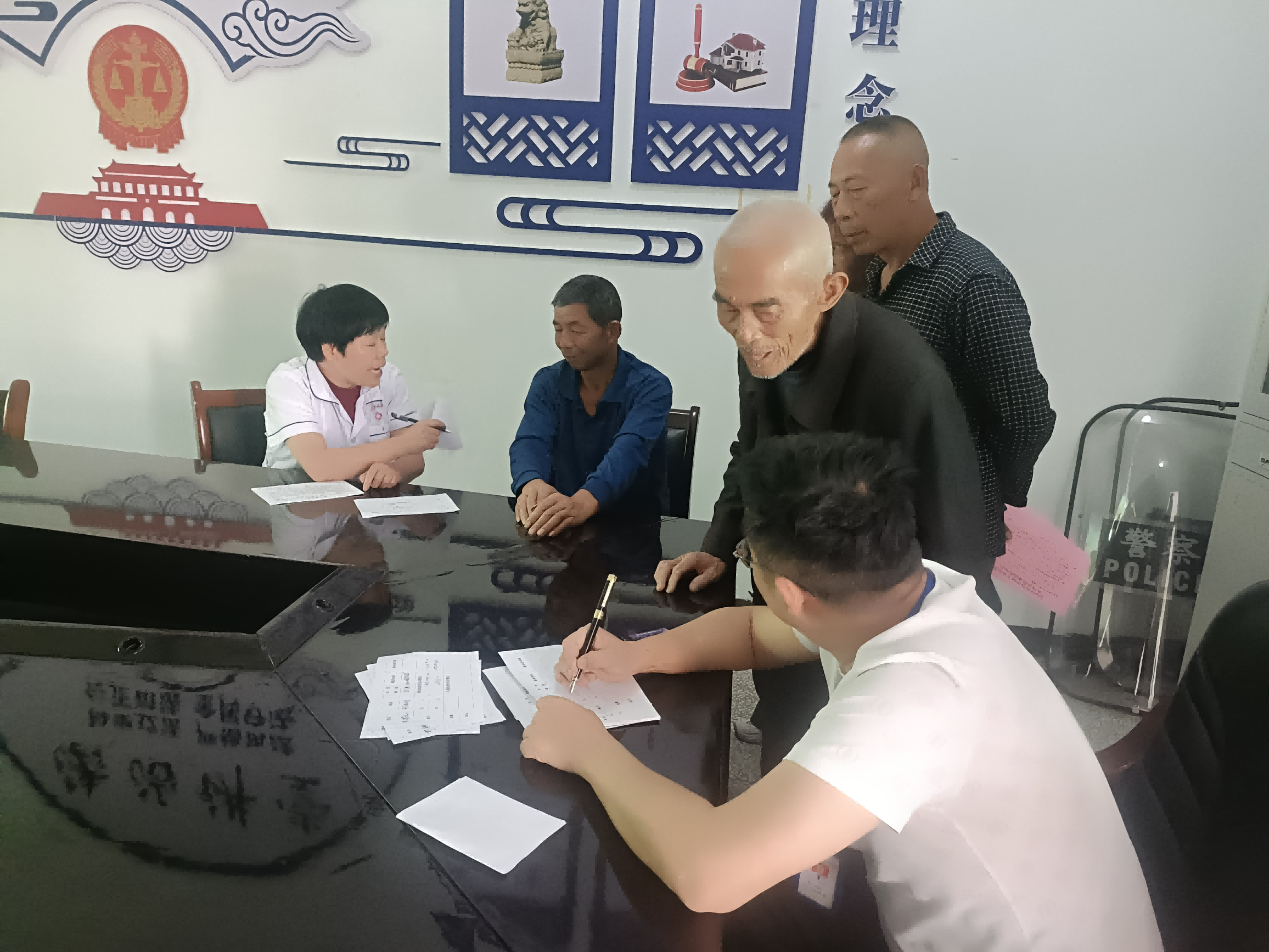 蒿子港镇：“医防反诈，暖护银龄”