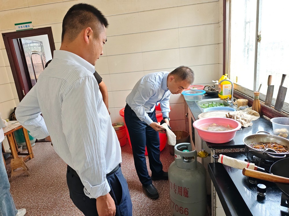 中河口镇：筑牢民生场所安全屏障，专项检查卫生院与敬老院安全生产